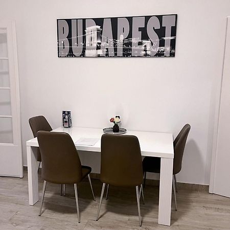 Boutique Family Apartment In The Heart Of City Budapeste Exterior foto