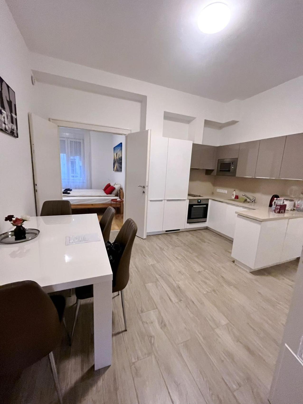 Boutique Family Apartment In The Heart Of City Budapeste Exterior foto