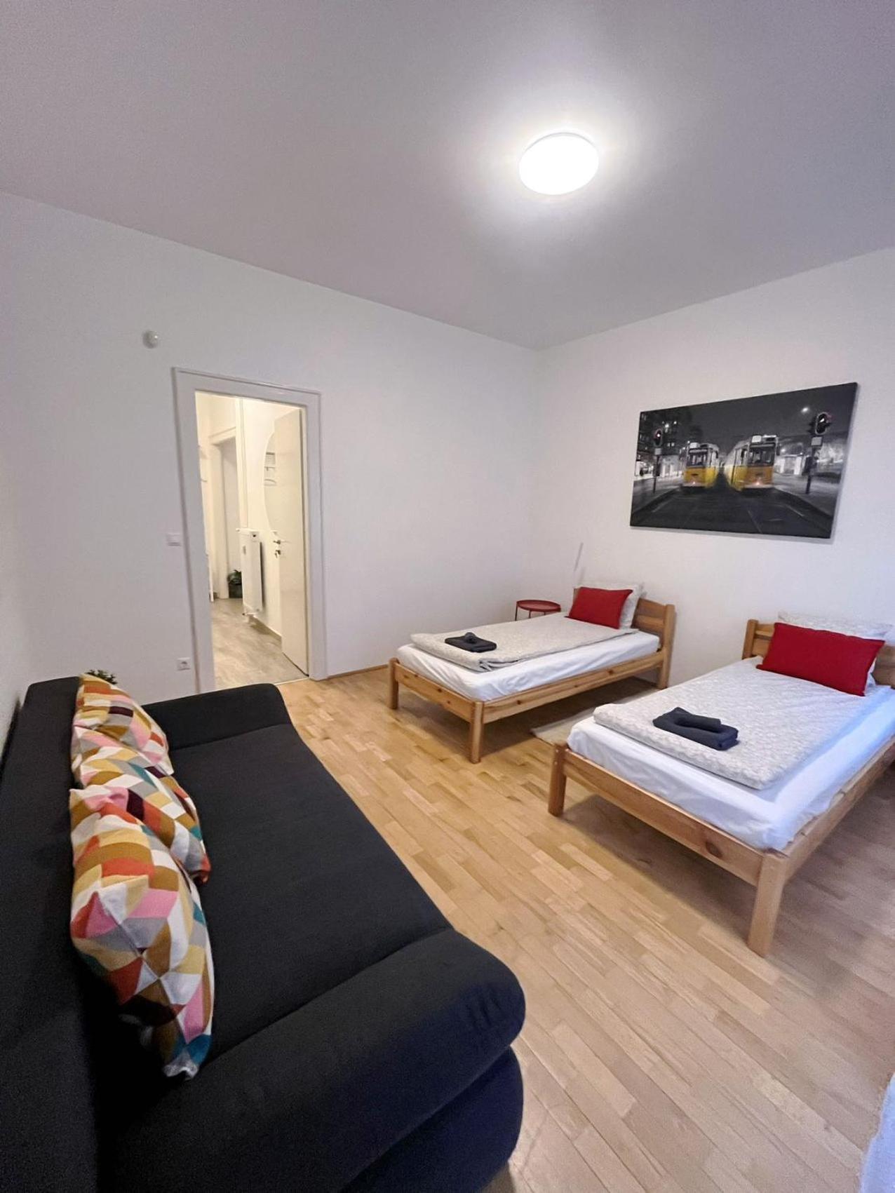 Boutique Family Apartment In The Heart Of City Budapeste Exterior foto
