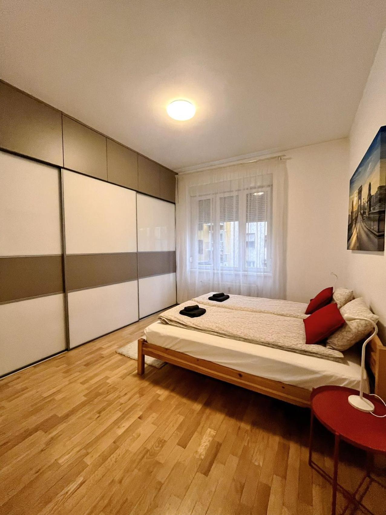 Boutique Family Apartment In The Heart Of City Budapeste Exterior foto