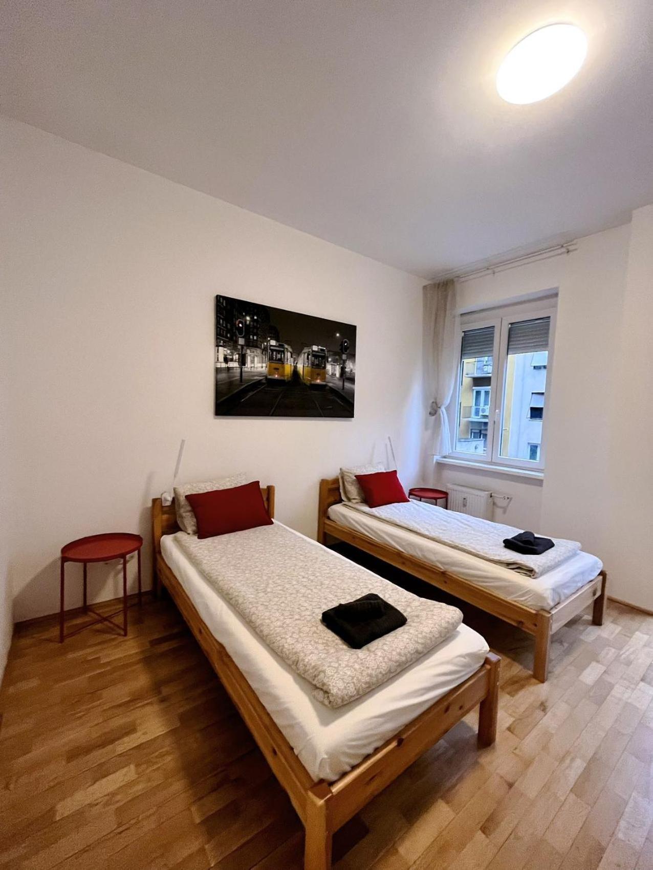 Boutique Family Apartment In The Heart Of City Budapeste Exterior foto